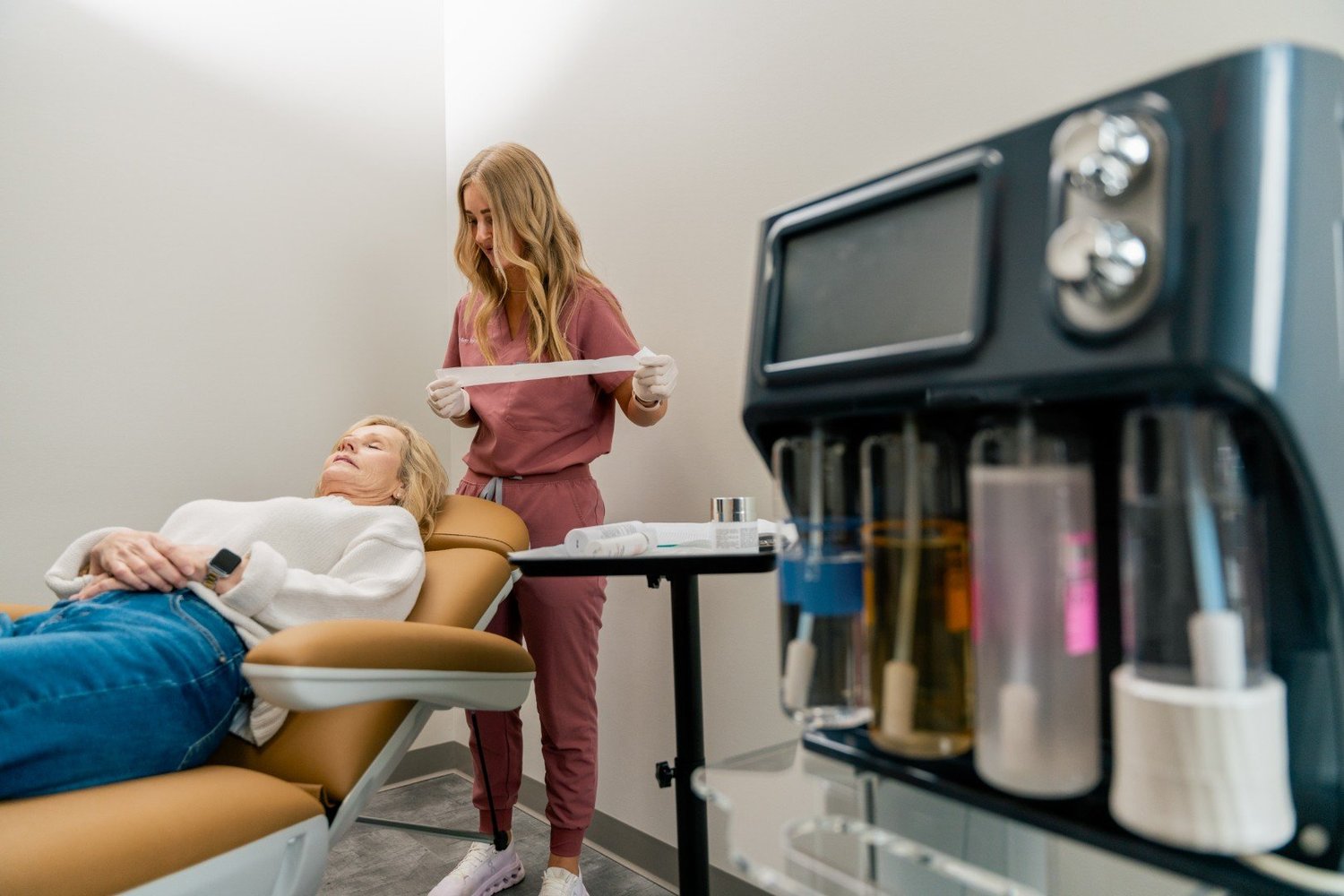 HydraFacial vs. SkinWave: Which Hydrating Facial Wins?